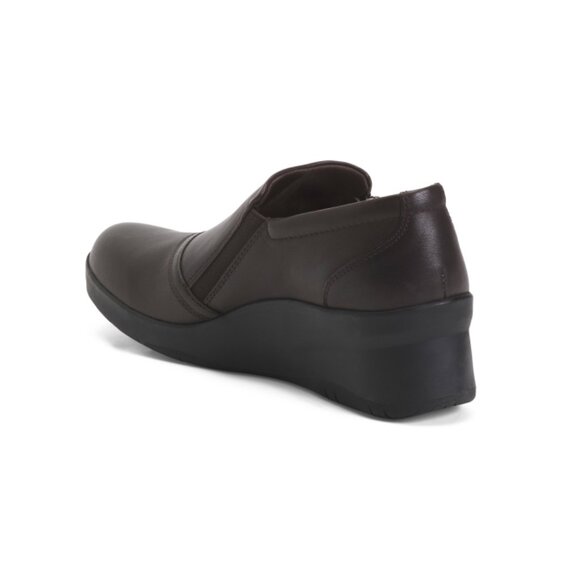 CLARKS Chocolate Leather Suttyn Zip Comfort Wedges - Picture 2 of 2